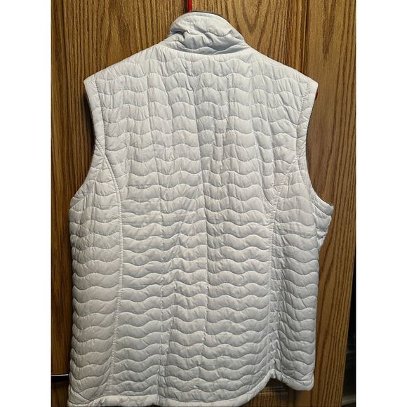 NWOT women’s Free Country Reversible White/Grey Quilted Jacket - Picture 6 of 10